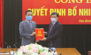 Chủ tịch tỉnh Hòa Bình bổ nhiệm lãnh đạo hai Sở