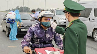 Hà Nội, TP HCM trong nhóm 12 tỉnh thành "có nguy cơ cao" đề xuất cách ly đến 22/4