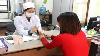 Cân nhắc giữa qui định về bí mật đời tư và quyền tiếp cận thông tin về người có HIV/AIDS