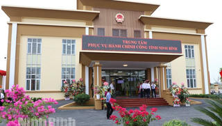 Trung tâm phục vụ hành chính công Ninh Bình chính thức đi vào hoạt động
