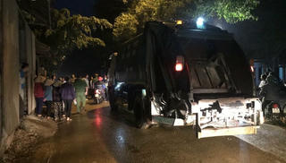 Xe rác đã được vào Khu xử lý rác Nam Sơn