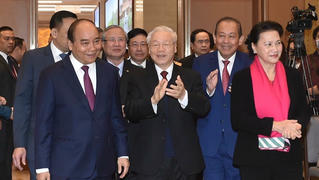 Thủ tướng Chính phủ Nguyễn Xuân Phúc: “Nền kinh tế, đất nước ta đang tiến nhanh về phía trước“