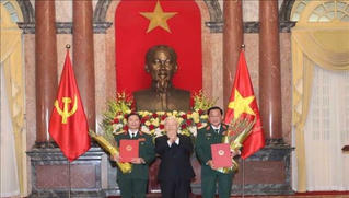 Trao Quyết định thăng quân hàm cho hai Thứ trưởng Bộ Quốc phòng