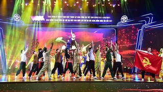 “Đảng cho ta mùa Xuân” tái hiện lại quá trình đấu tranh cách mạng và thắng lợi trong lịch sử Tổ quốc