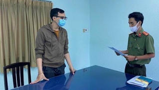 Đề nghị truy tố nam tiếp viên hàng không vì làm lây lan dịch bệnh