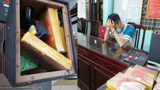 Vận chuyển trái phép 12 bánh ma túy giấu trong loa và cốp xe máy