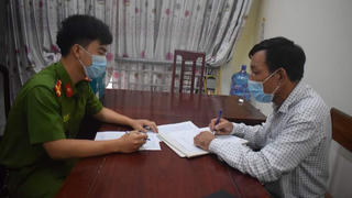 Đâm thượng úy Công an khi bị can ngăn đánh vợ