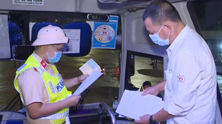 Phát hiện nhiều xe chở khách trốn chốt kiểm dịch, khai báo y tế gian dối