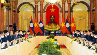 Việt Nam - Lào luôn phát huy truyền thống "chia ngọt sẻ bùi"
