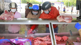 Người dân Cần Thơ yên tâm với điểm bán hàng thiết yếu giá bình ổn 