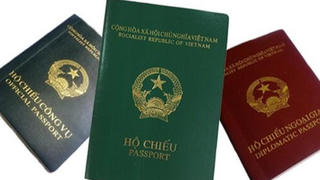 Chưa bắt buộc đổi hộ chiếu giấy sang gắn chíp điện tử