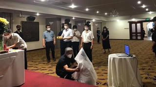 Xót xa nữ sinh hỗ trợ chống dịch tại TP HCM không thể về chịu tang cha