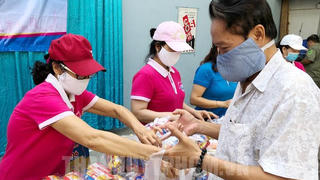 Đã hỗ trợ khoảng 13.100 tỉ đồng cho người lao động gặp khó khăn do COVID-19 