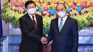 Chủ tịch nước Nguyễn Xuân Phúc lên đường thăm chính thức CHDCND Lào