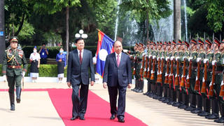 Lễ đón trọng thể Chủ tịch nước Nguyễn Xuân Phúc thăm hữu nghị chính thức Lào