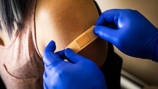 99,99% người tiêm đủ vaccine được bảo vệ khỏi nhập viện hoặc tử vong do COVID-19