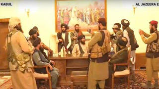 Taliban công bố thành lập Tiểu vương quốc Hồi giáo Afghanistan từ Dinh Tổng thống