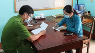 Sửa ngày trên giấy xét nghiệm COVID-19 nhằm “thông chốt” vào Ninh Bình