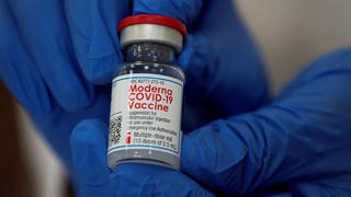 Hoa Kỳ điều tra về nguy cơ gây viêm cơ tim của vaccine Moderna