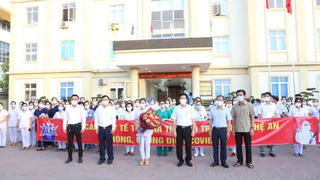 Hà Tĩnh điều động cán bộ y tế hỗ trợ Nghệ An dập dịch COVID-19.