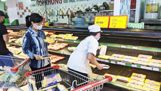 TP Hồ Chí Minh: Một số nhân viên của hệ thống siêu thị VinMart/VinMart+ được cấp giấy đi đường 