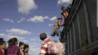 Tòa án không ngăn cản chính sách nhập cư của cựu Tổng thống Trump