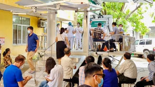 Hải Phòng triển khai tiêm vaccine phòng COVID-19 bằng xe lưu động 