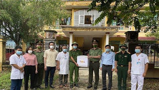 Tuyên Quang hỗ trợ hộ khó khăn do dịch bệnh COVID-19