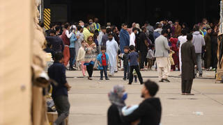 Số phận những người Afghanistan sơ tán trên các chuyến bay quân sự