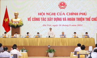 Chống tham nhũng, tiêu cực lợi ích nhóm ngay trong xây dựng và hoàn thiện thể chế
