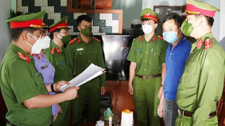 Bắt giám đốc công ty kêu gọi đầu tư tài chính vào game cá cược bóng đá