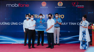 MobiFone tiếp tục tài trợ cho chương trình "Sóng và máy tính cho em"