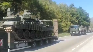 Căng thẳng bùng phát, khí tài quân sự được phát hiện gần biên giới Kosovo