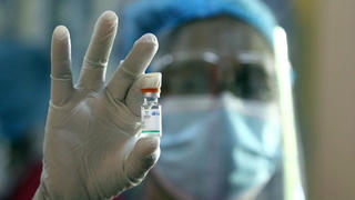 Lãnh đạo Sinopharm nói về loại vaccine có khả năng "đáp ứng nhu cầu toàn cầu"