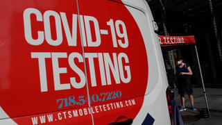 Khủng hoảng thiếu trầm trọng bộ kit test nhanh COVID-19 