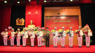 Công bố quyết định thành lập Trung đoàn Không quân Công an nhân dân