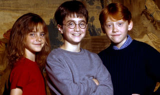 Băn khoăn lý do Harry Potter và các phù thủy sẽ trở về Hogwarts mà không có "mẹ" JK Rowling