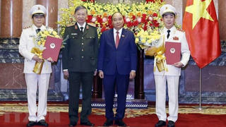 Thăng quân hàm Thượng tướng cho hai Thứ trưởng Bộ Công an