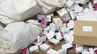 100 triệu liều vaccine COVID-19 sắp hết hạn bị từ chối