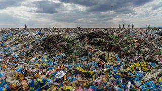 Hiệp ước toàn cầu lịch sử hạn chế dòng chảy nhựa xâm nhập vào môi trường