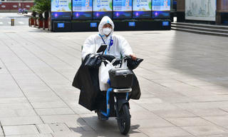 Lo ngại shipper 'chuyển phát' virus corona