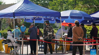 Bắt gần 20 nhân viên trục lợi trong xét nghiệm PCR