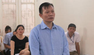 'Thợ săn' vô ý để súng cướp cò khiến người cùng thôn tử vong