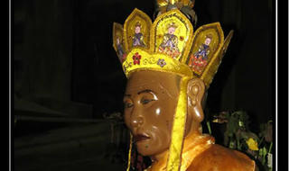 Truyền tích Thiền sư hóa thân đầu thai thành vua 