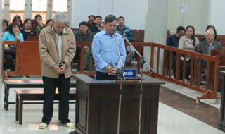 Các bị cáo trong vụ giãn dân phố cổ được thay đổi tội danh