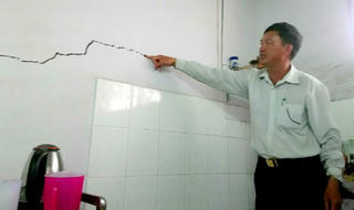 Cần Thơ: Dân bức xúc việc doanh nghiệp tập kết vật liệu nứt nhà