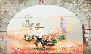 Những phố bích hoạ hút khách giữa lòng thủ đô