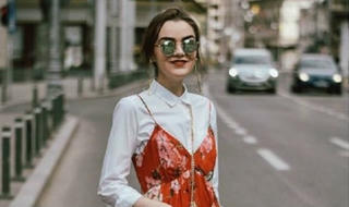 Váy dài và sneaker - 'công thức' phối đồ hot nhất mùa hè 2018