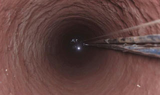 'Đánh đu' mạng sống kiếm cơm bằng nghề 'xông đất Âm phủ'