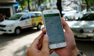 Nhóm chuyên gia hiến kế giải pháp quản lý taxi